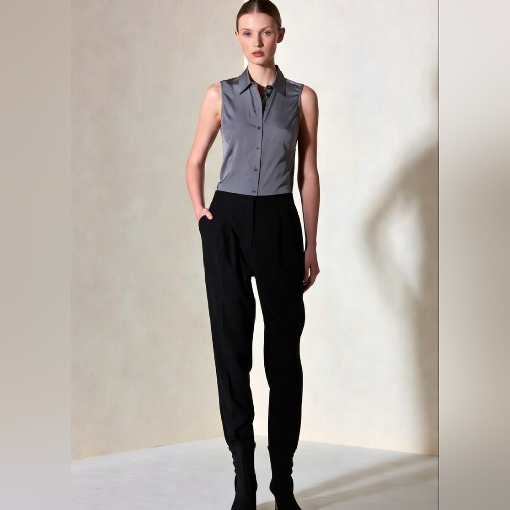 Akris Punto Gray and Black Trousers